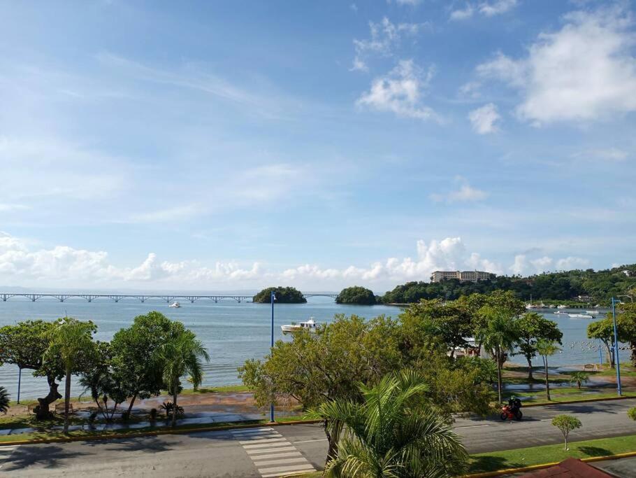 Indy'S Best Bay Frontview In Samana. Eksteriør bilde